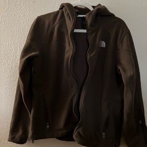 Women Northface Windwall with hood Sz Medium